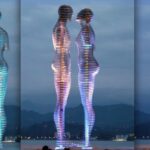 Sculpture Ali et Nino réalisée par l'artiste géorgienne Tamara Kvesitadze.