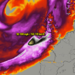 Une violente tempête atlantique, Agnes, soufflera des vents violents et des vagues sur l'Irlande et le Royaume-Uni mercredi 27 septembre 2023.