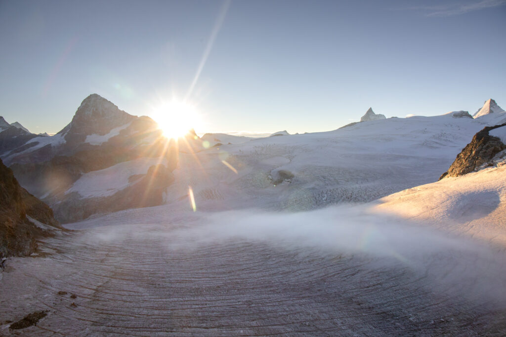 Lever de soleil depuis la cabane de Bertol