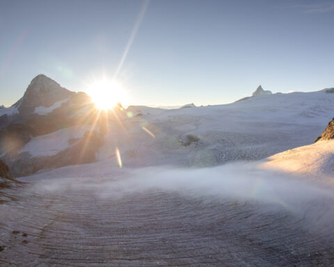 Lever de soleil depuis la cabane de Bertol